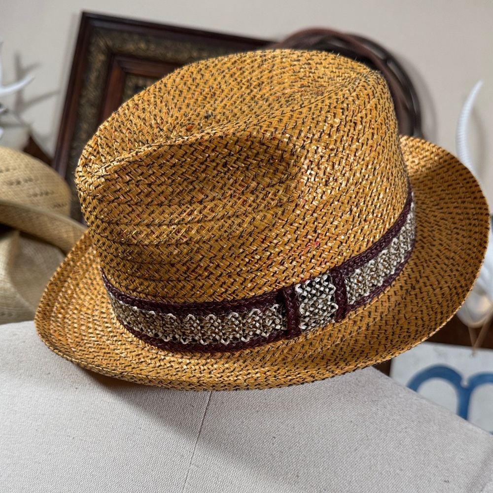 Vintage 70s Stylish Straw Fedora Hat with Band